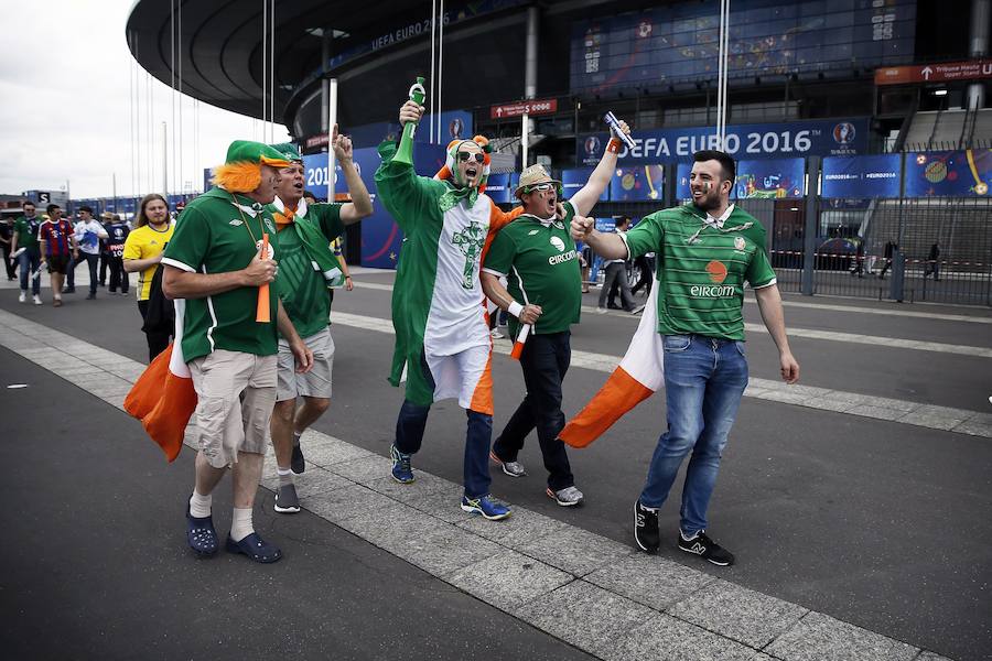 Fotos de las aficiones sueca e irlandesa