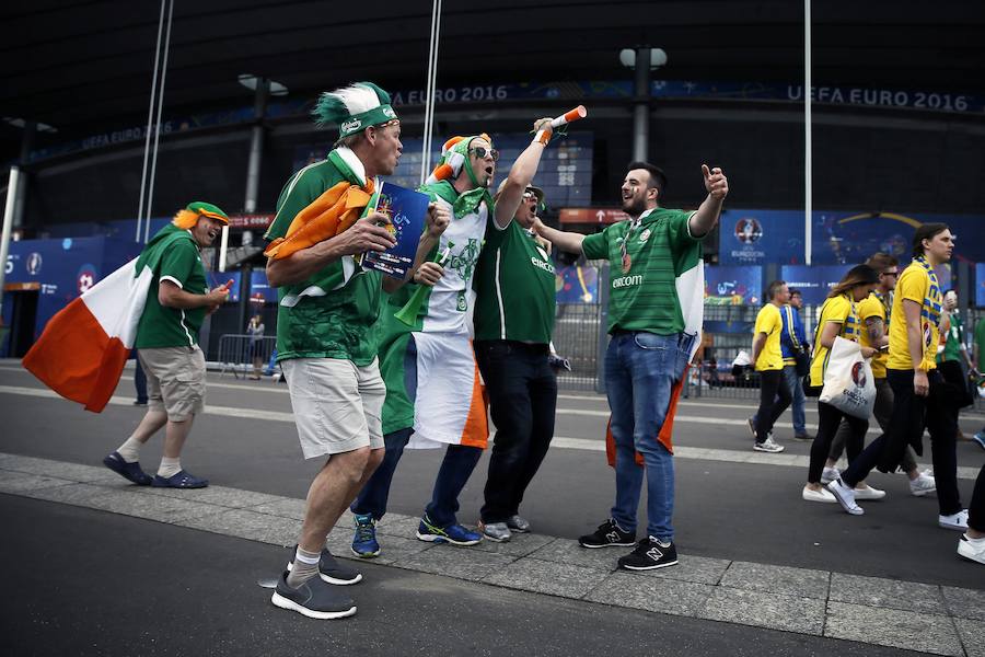 Fotos de las aficiones sueca e irlandesa