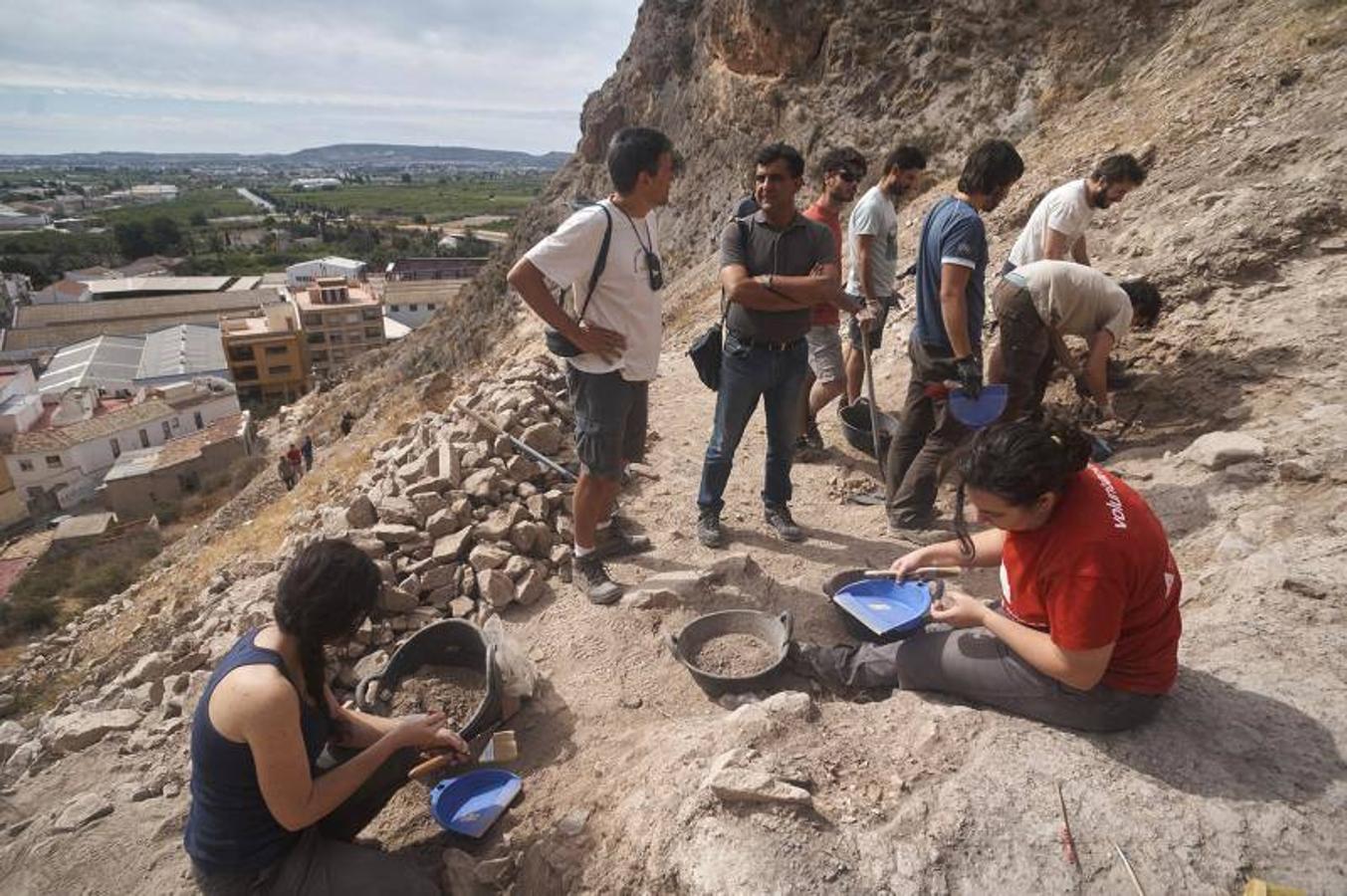 El MARQ insta al Ayuntamiento de Callosa a afianzar el yacimiento de la ladera del castillo