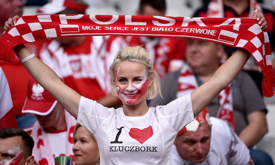 Fotos de las aficiones de Alemania y Polonia