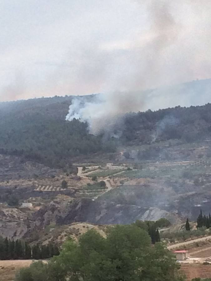 Fotos del incendio en Bolbaite, Chella, Anna, Cotes y Sellent