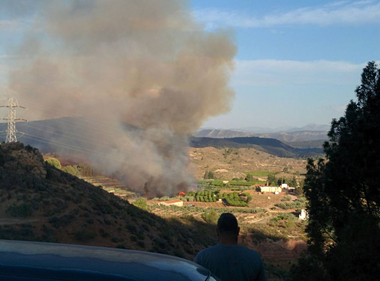 Fotos del incendio en Bolbaite, Chella, Anna, Cotes y Sellent