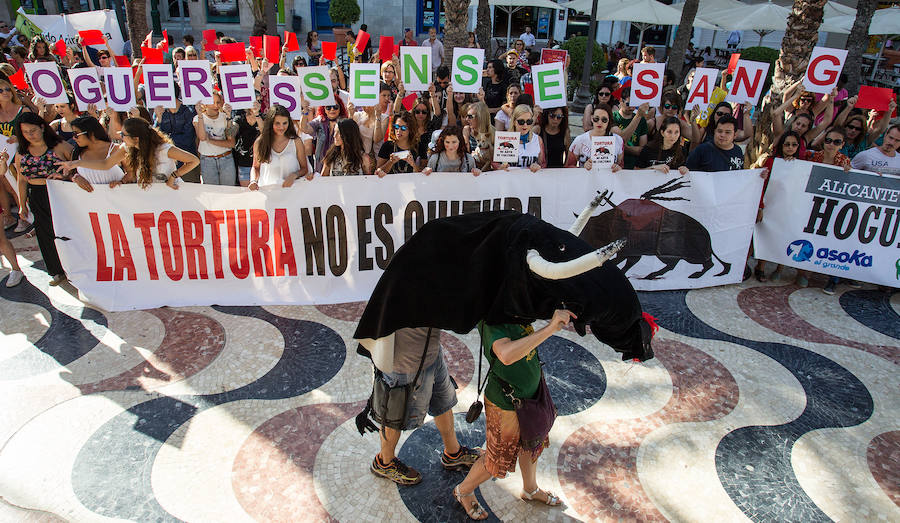 Manifestación antitaurina en Alicante