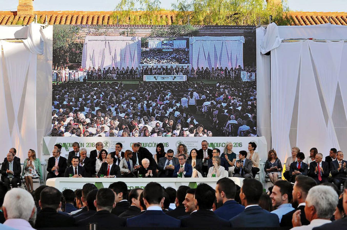 Fotos de la graduación en la Universidad Católica de Valencia curso 2015-2016