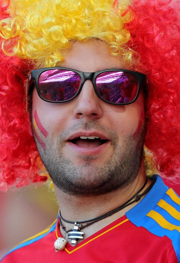 Fotos de las aficiones española y croata