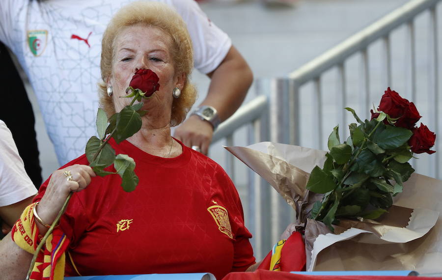Fotos de las aficiones española y croata