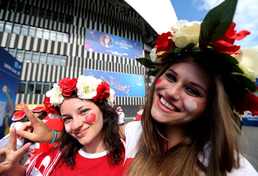 Fotos de los aficionados de Polonia y Ucrania