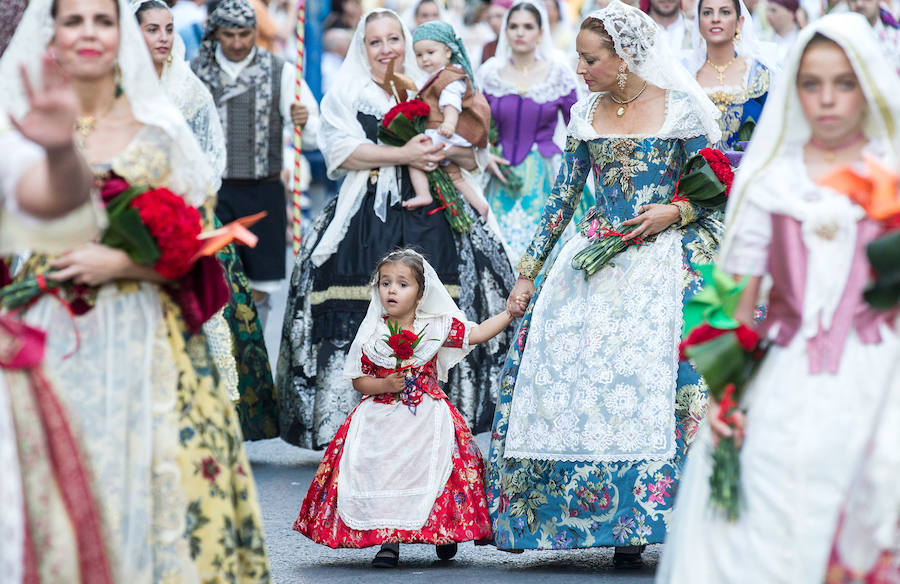 Primer día de ofrenda de Flores a la Virgen del Remedio