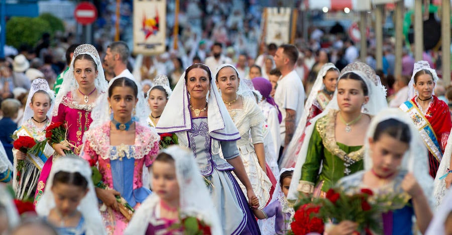 Primer día de ofrenda de Flores a la Virgen del Remedio