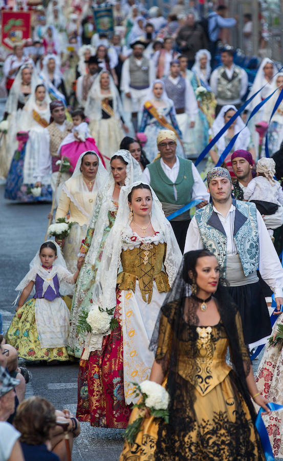 Primer día de ofrenda de Flores a la Virgen del Remedio