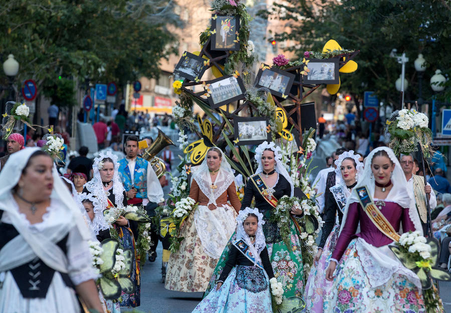 Segunda jornada de Ofrenda de Flores a la Virgen del Remedio