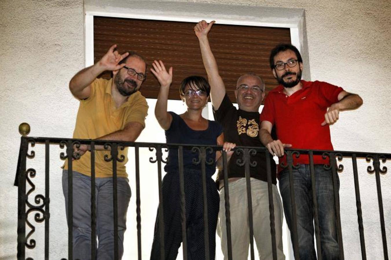 El desfile folclórico llena las calles de Alicante de música y color