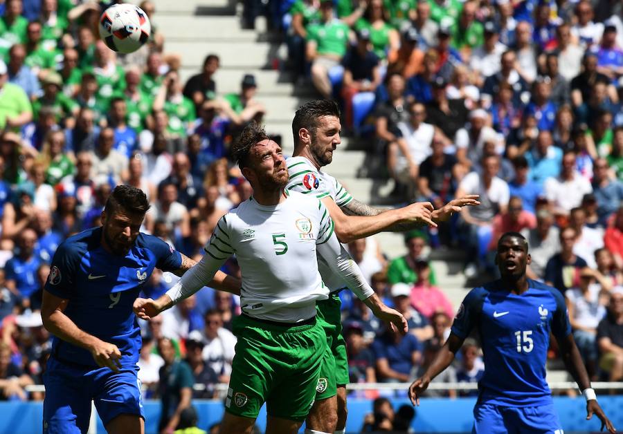 Francia vence a Irlanda