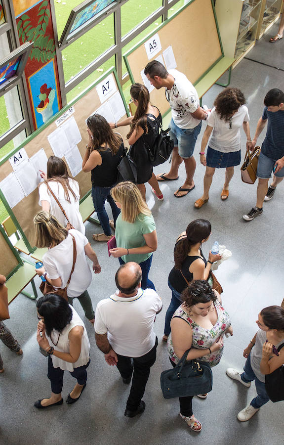 Opositores a docentes en el IES Playa de San Juan