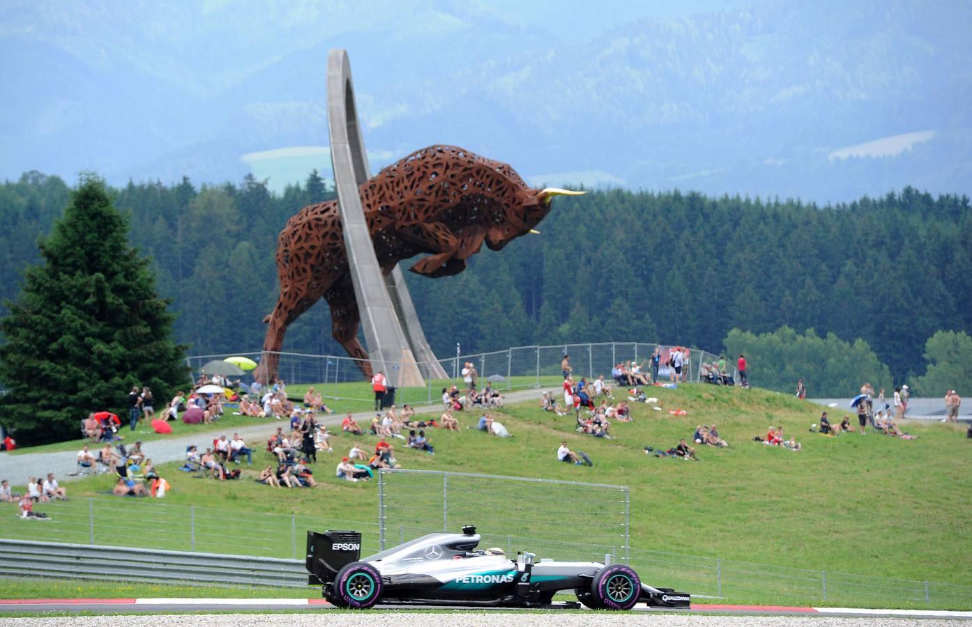 GP de Austria de F-1. Hamilton, el más rápido en la clasificación. AFP PHOTO / SAMUEL KUBANI