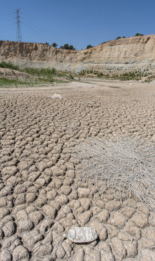 Sequía en el pantano del Amadorio, en Villajoyosa