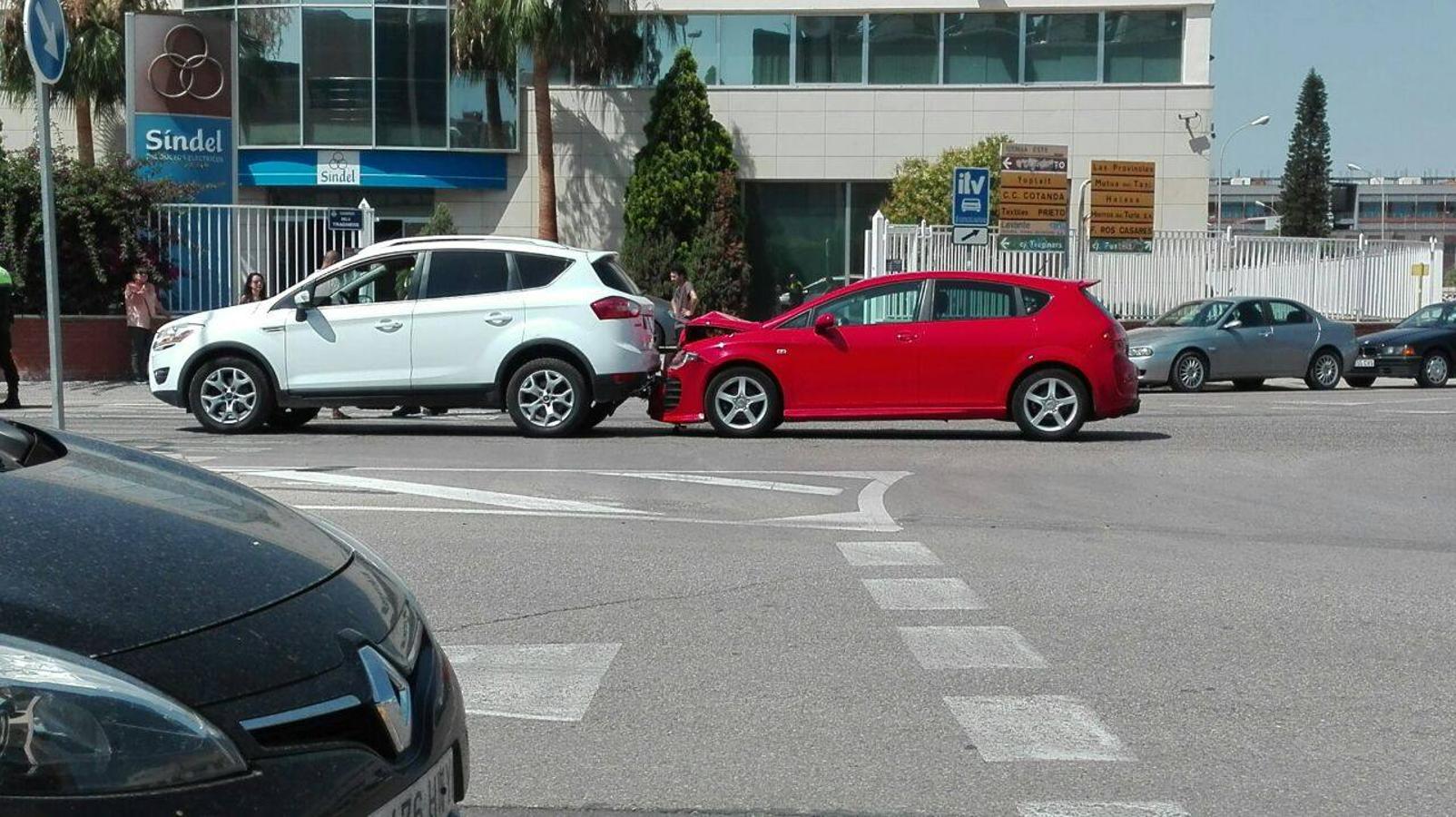 Fotos del accidente de la rontonda &#039;fantasma&#039; de Vara de Quart