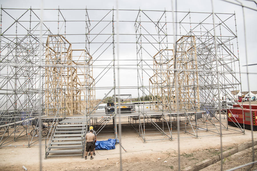 Fotos del montaje suspendido del festival Marenostrum