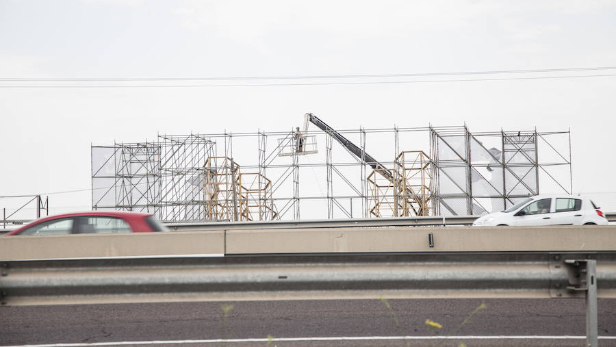 Fotos del montaje suspendido del festival Marenostrum