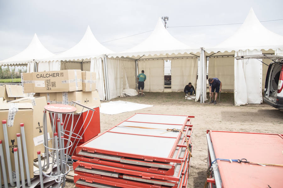 Fotos del montaje suspendido del festival Marenostrum