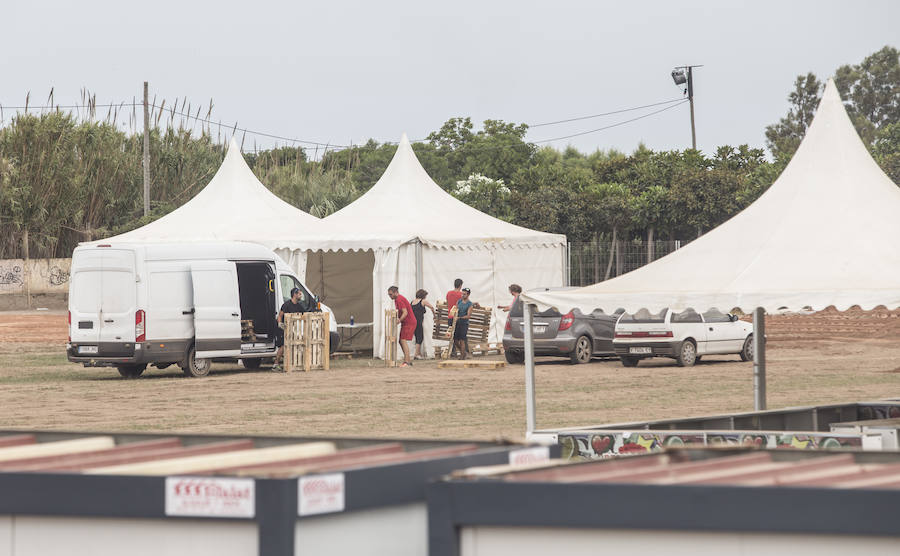 Fotos del montaje suspendido del festival Marenostrum