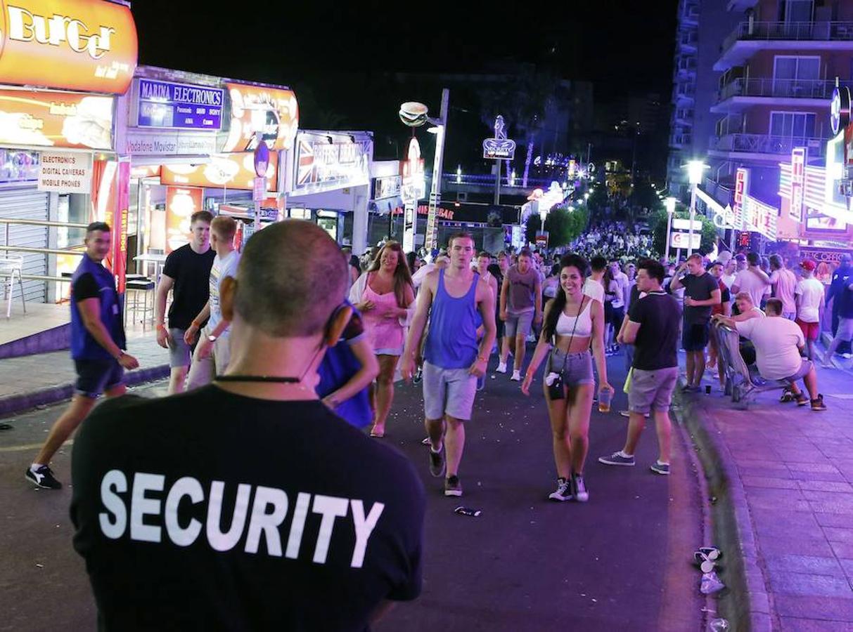 Fotos | Magaluf, el orinal de Europa