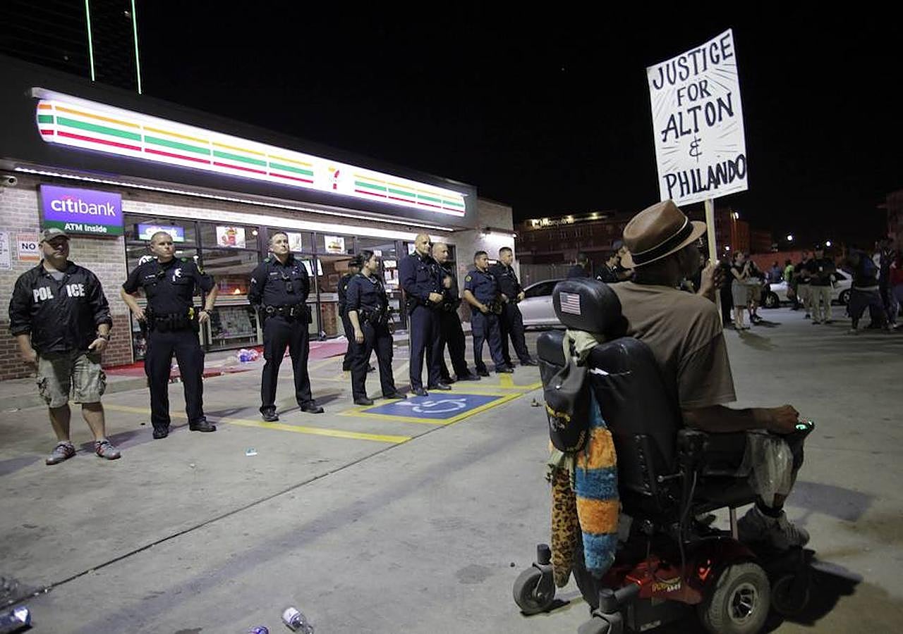 Fotos del tiroteo en Dallas: cuatro policías mueren frente a francotirados en una protesta