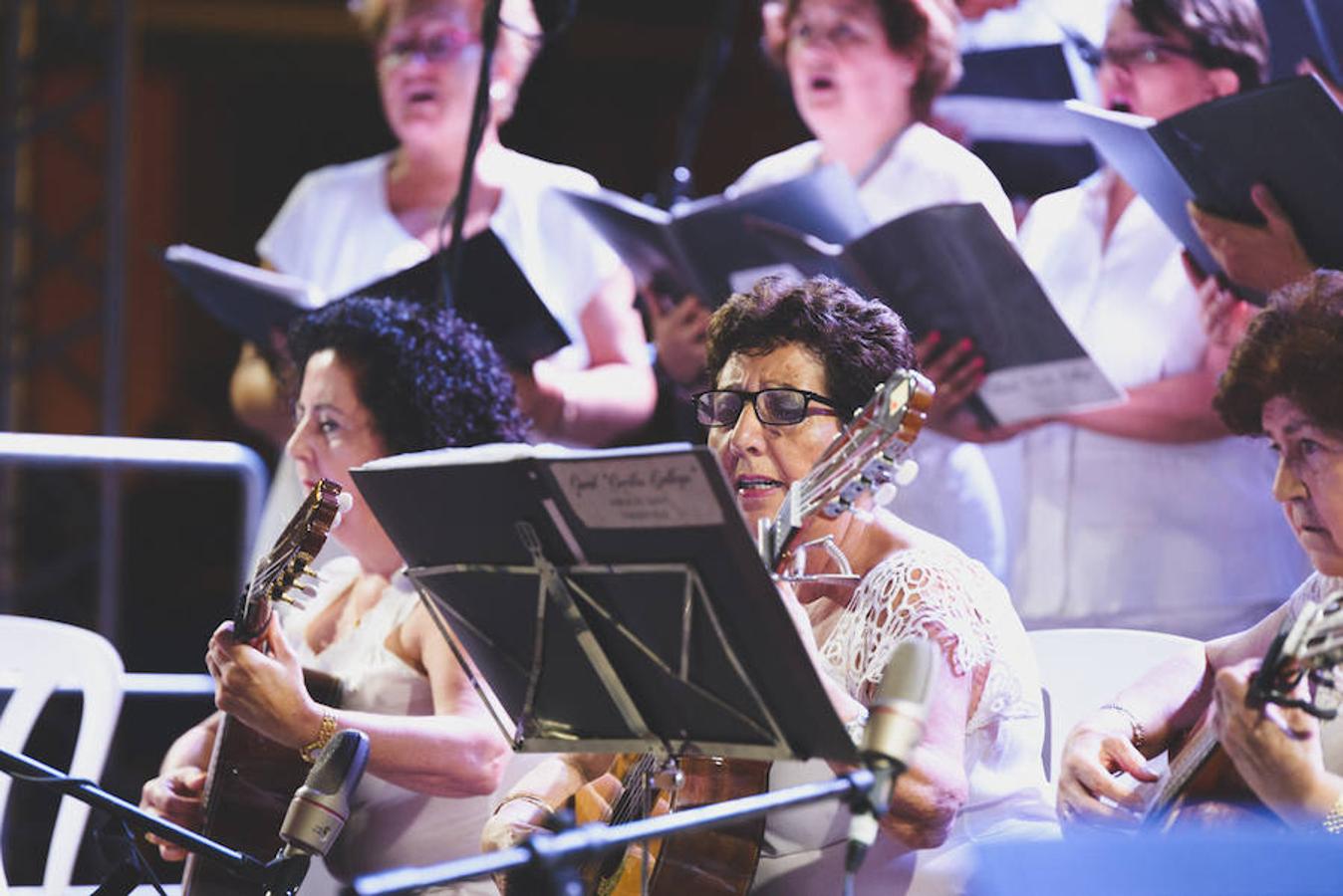 Nueve mil almas a ritmo de Habaneras en Torrevieja