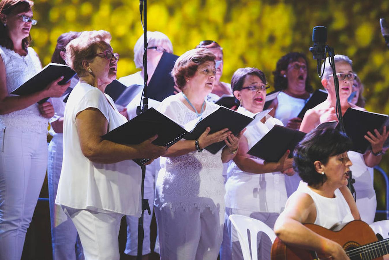 Nueve mil almas a ritmo de Habaneras en Torrevieja