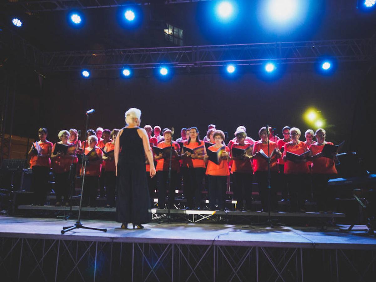 Nueve mil almas a ritmo de Habaneras en Torrevieja