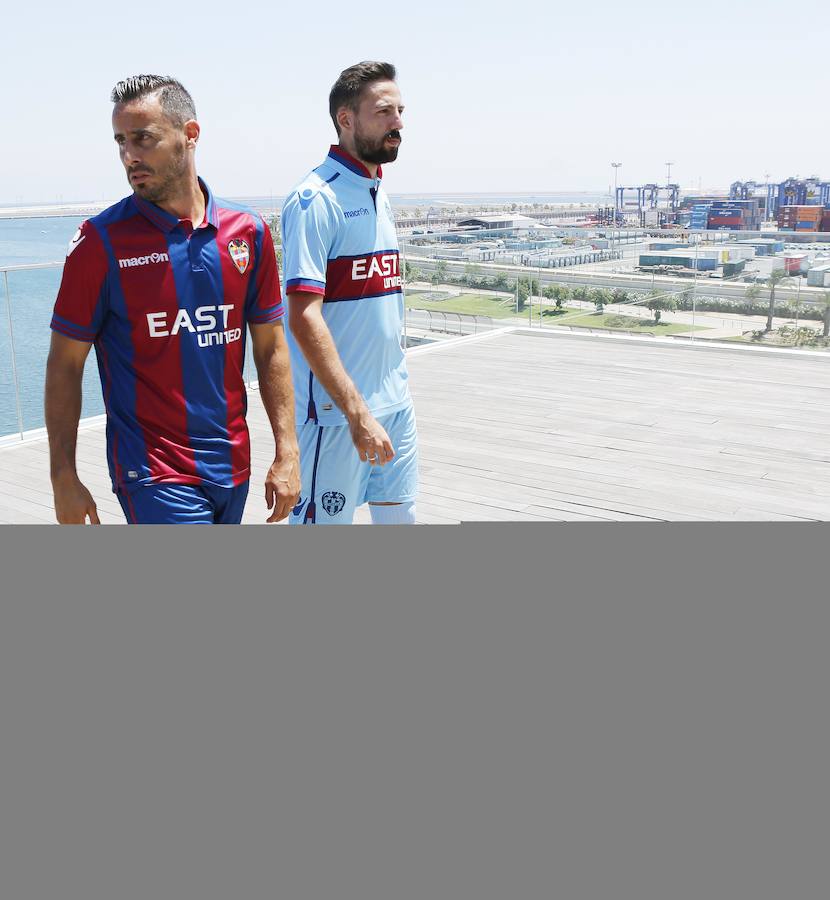 Fotos de la presentación de las equipaciones del Levante