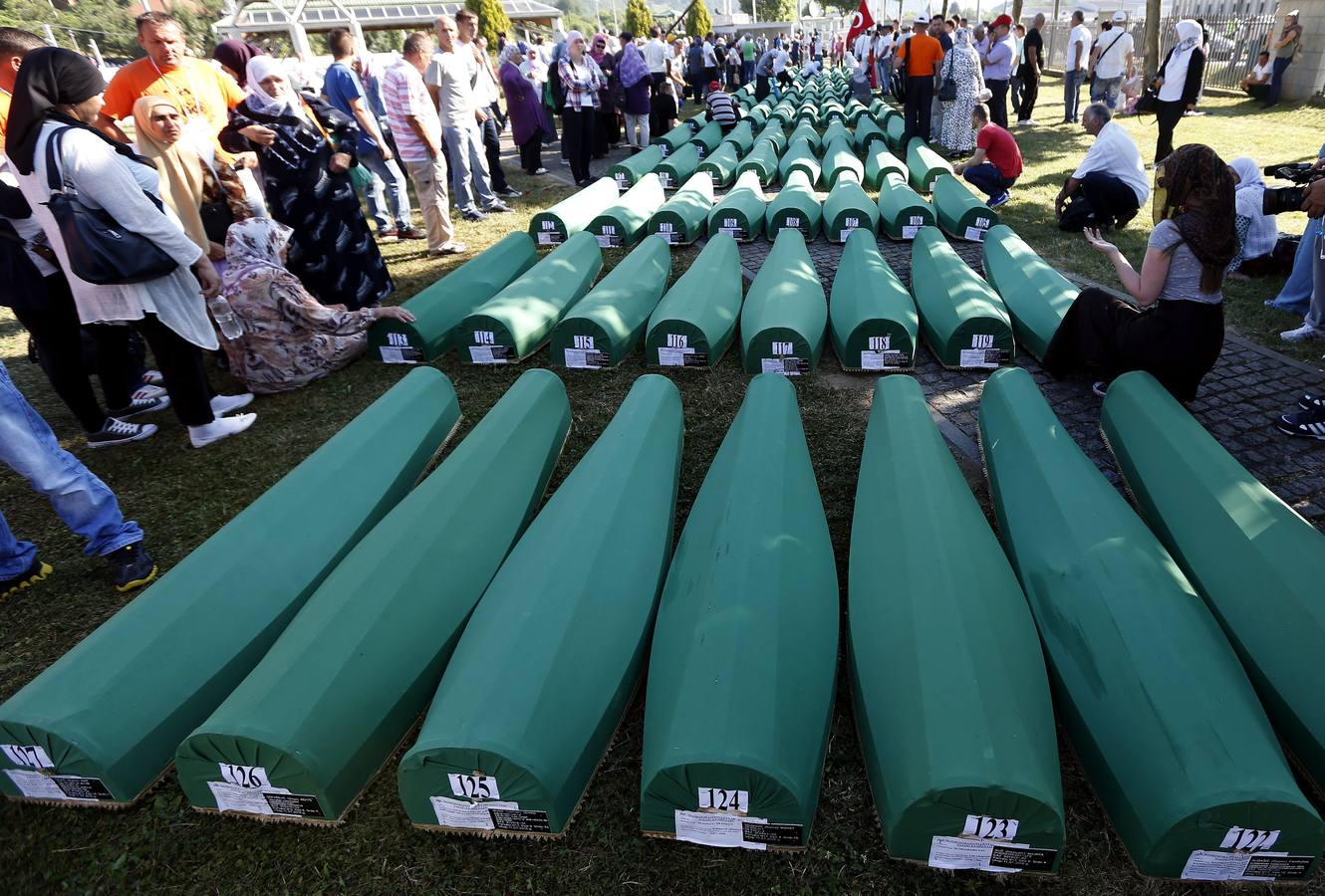 Fotos del 21 aniversario de la matanza de Srebrenica