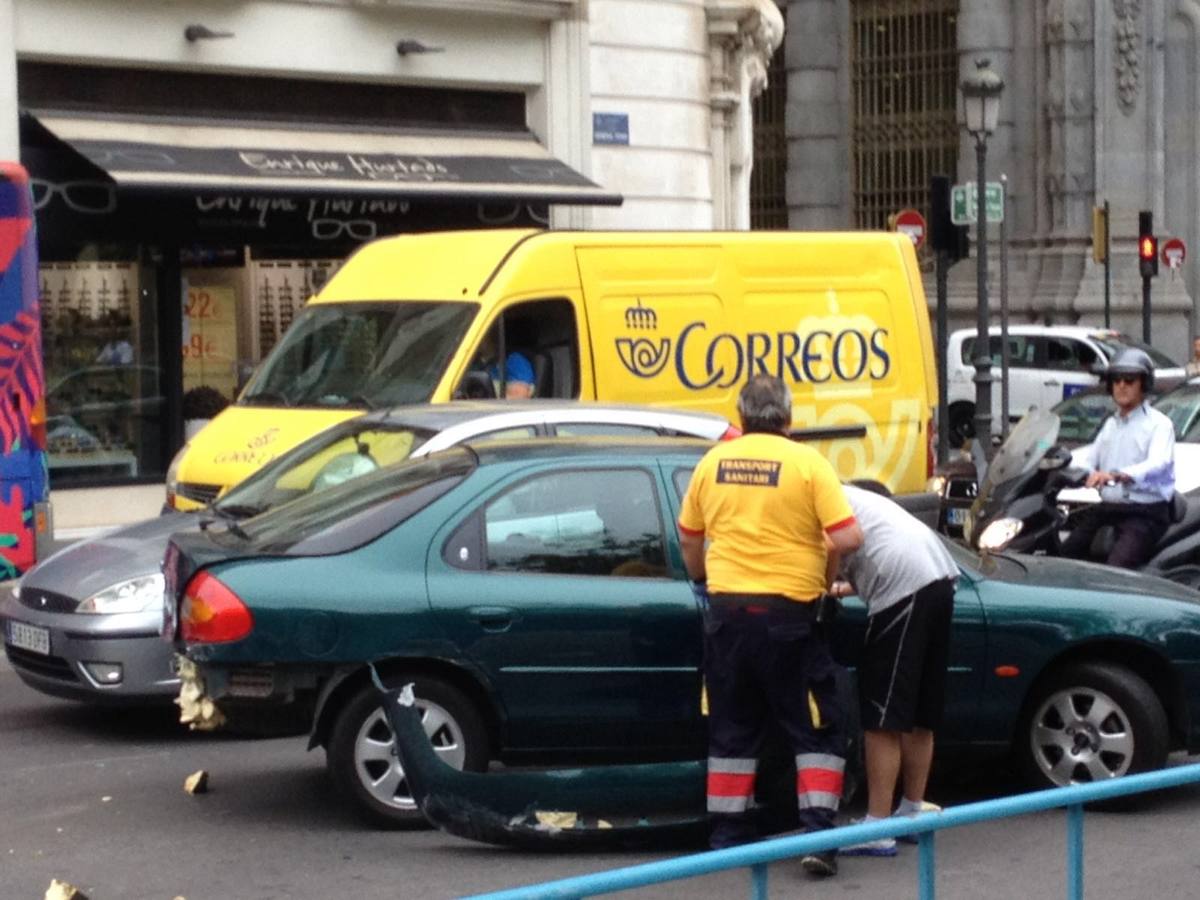 Fotos del aparatoso accidente en el Palacio de Justicia