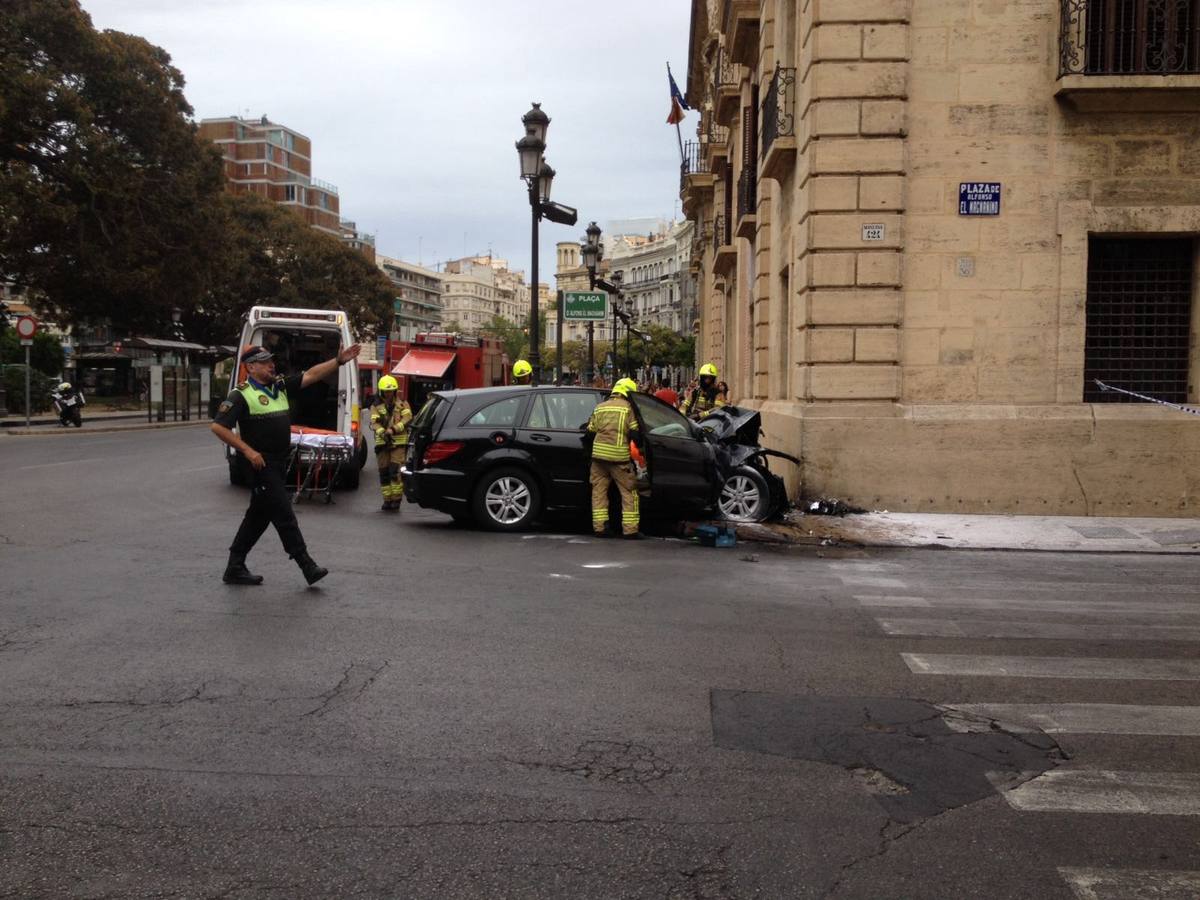 Fotos del aparatoso accidente en el Palacio de Justicia