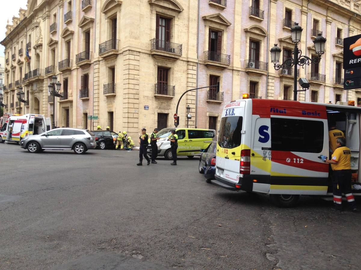 Fotos del aparatoso accidente en el Palacio de Justicia