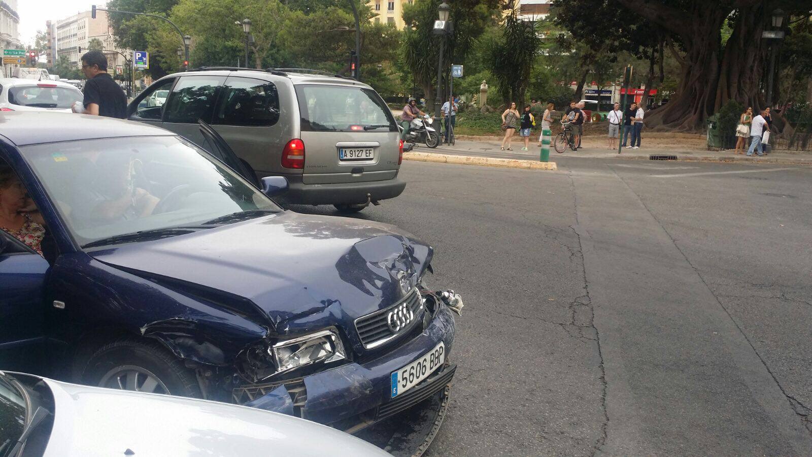 Fotos del aparatoso accidente en el Palacio de Justicia