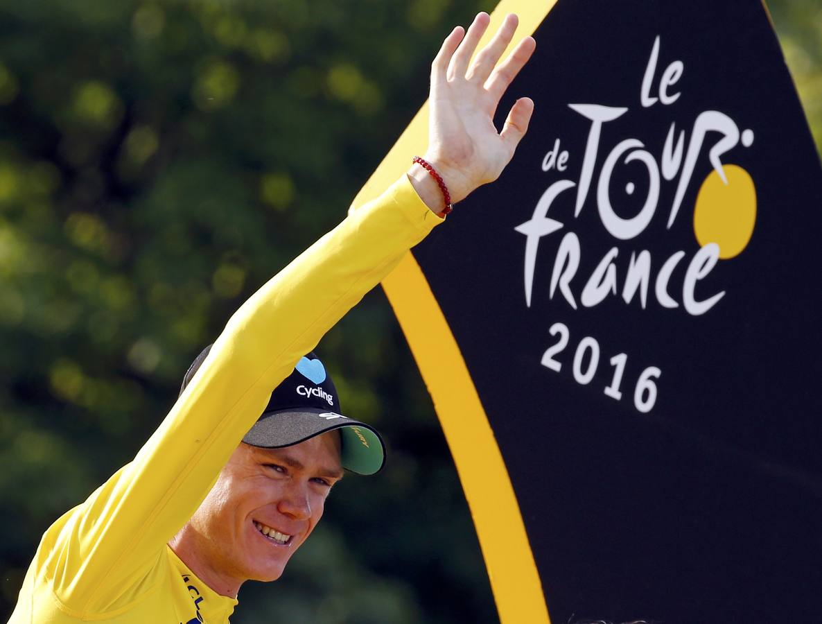 Froome celebra su tercer Tour de Francia en París