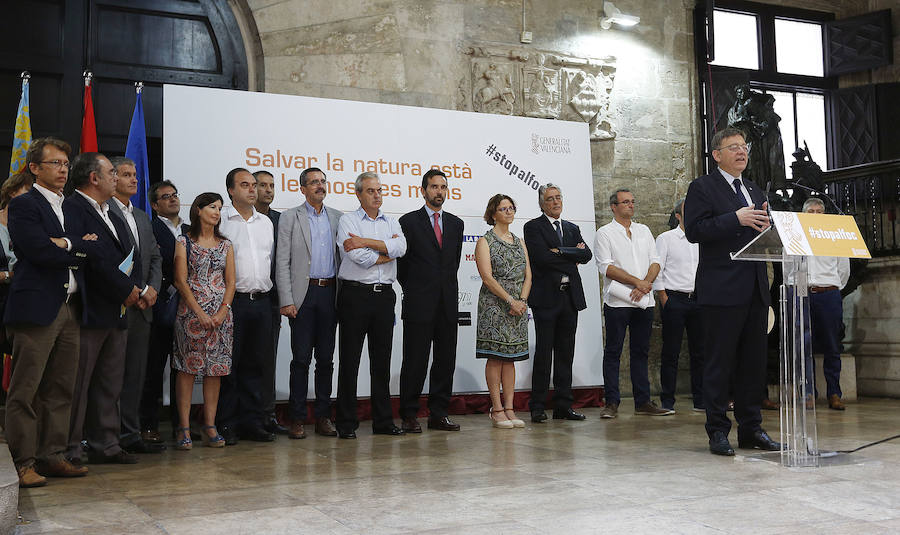 Fotos de la firma del convenio para la puesta en marcha de Stop al foc