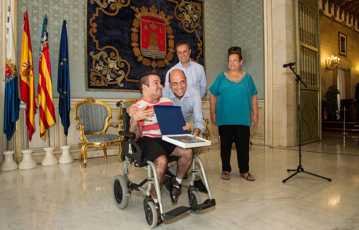 Echávarri participa en una recepción oficial del Ayuntamiento