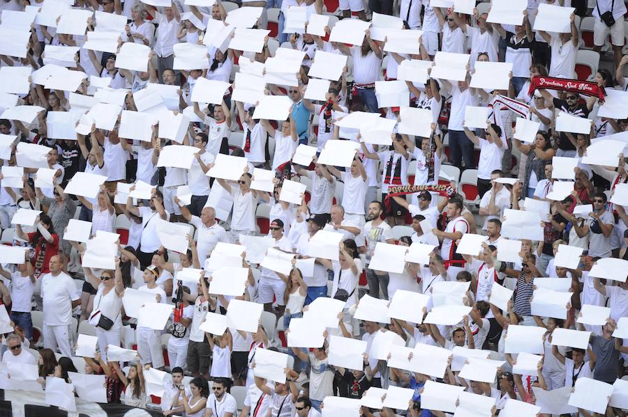 Fotos de las camisetas conmemorativas en Niza