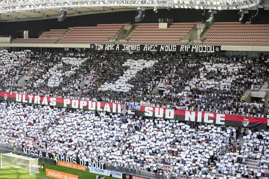 Fotos de las camisetas conmemorativas en Niza