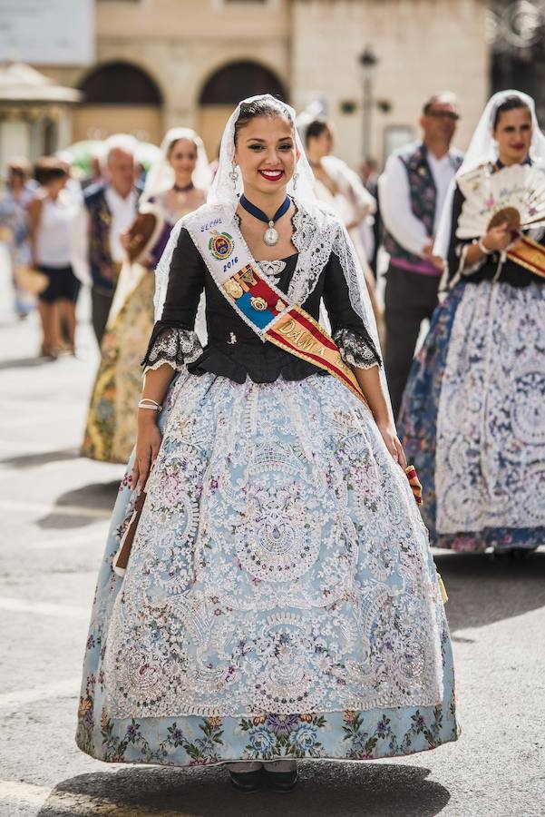 Procesión y coronación de la Virgen María