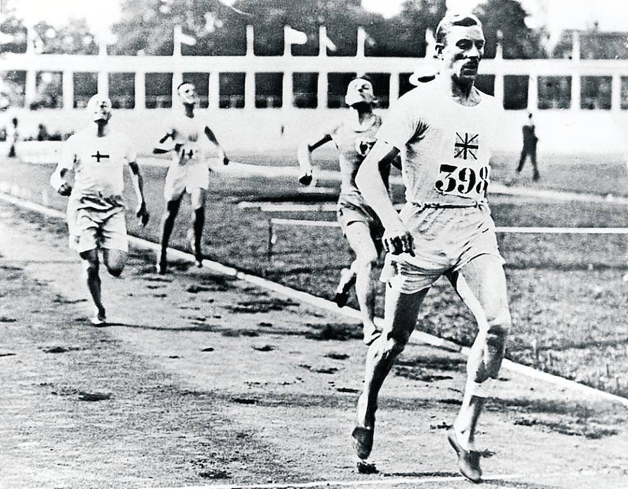 En Amberes, ceremonia de los Juegos Olímpicos de 1920, donde Noel-Baker participó en los 1.500 metros.