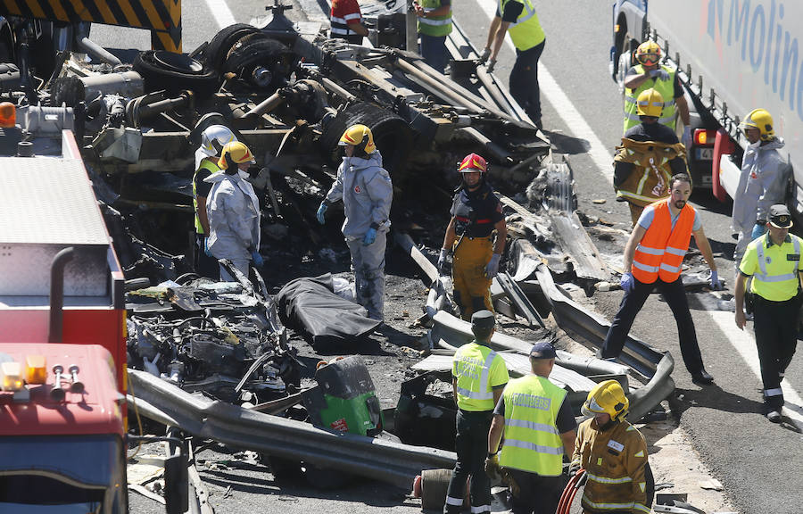 Accidente de tres vehículos en la A-7