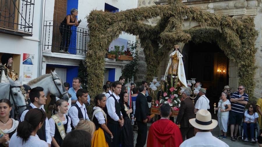 Fotos del día grande de la fiesta con el entramoro en Aras de los Olmos