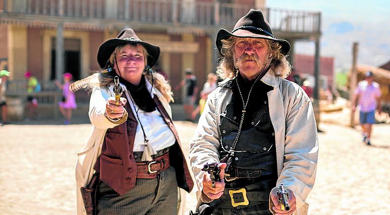 Jaine y John Hutchins se mudaron a Almería.