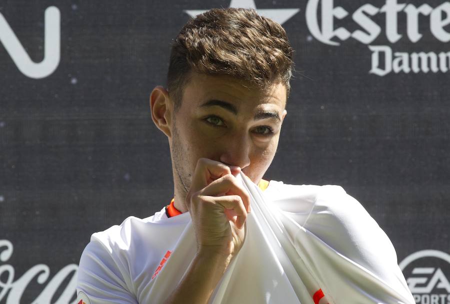 Fotos de la presentación de Munir, nuevo jugador del Valencia CF