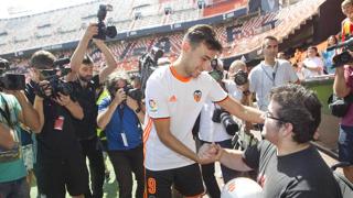 Fotos de la presentación de Munir, nuevo jugador del Valencia CF