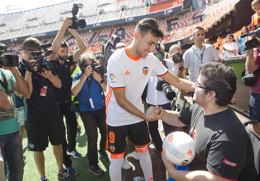 Presentación de Munir, nuevo jugador del Valencia CF