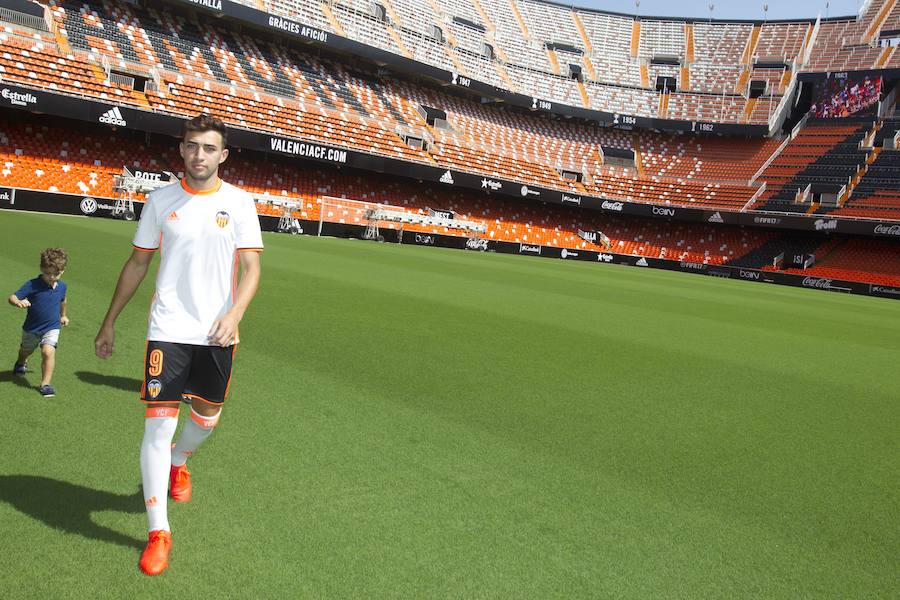 Presentación de Munir, nuevo jugador del Valencia CF